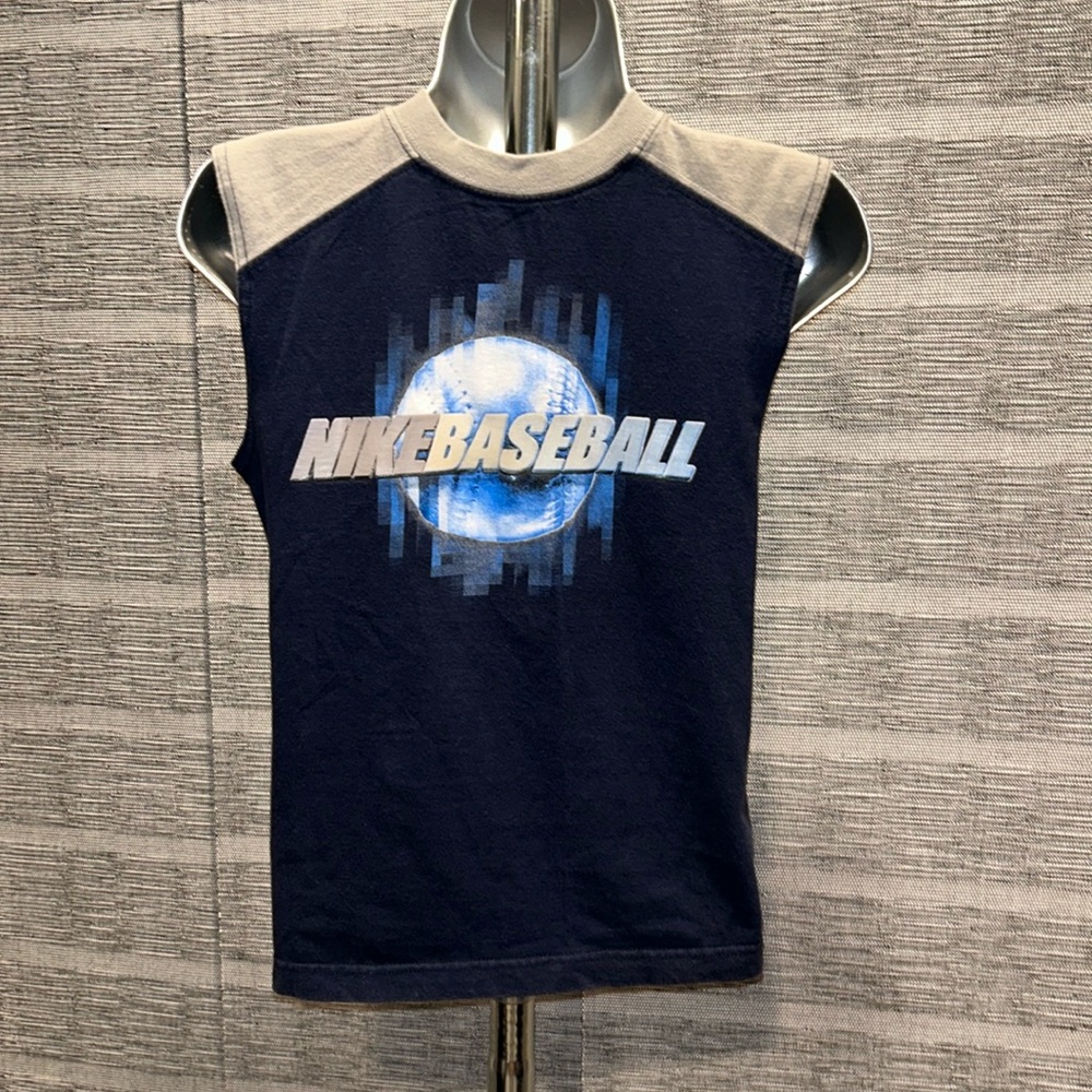 Boy’s Nike baseball ⚾️ muscle t-shirt
